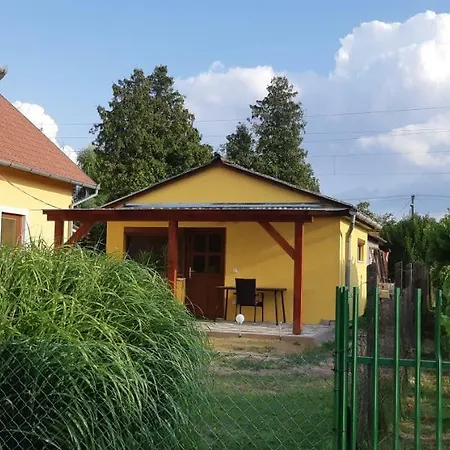 Appartamento Apartman Maestro Balatonmáriafürdő